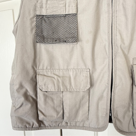 Men’s Gray and Black Photographer Utility Vest - Picture 6 of 15